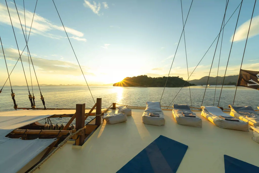 Thalassa 42 exterior