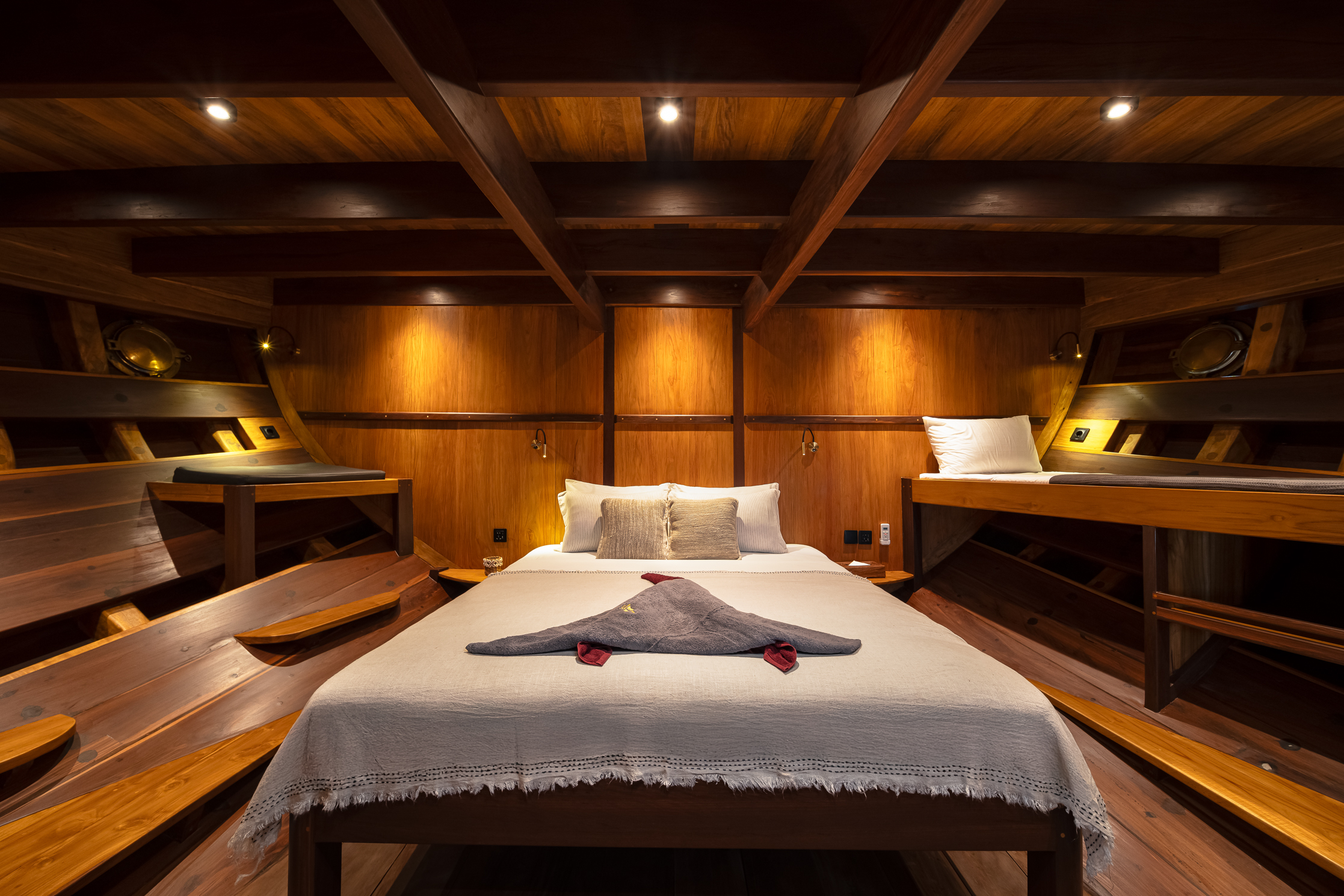 Ta'Talasa Bugis Cabin